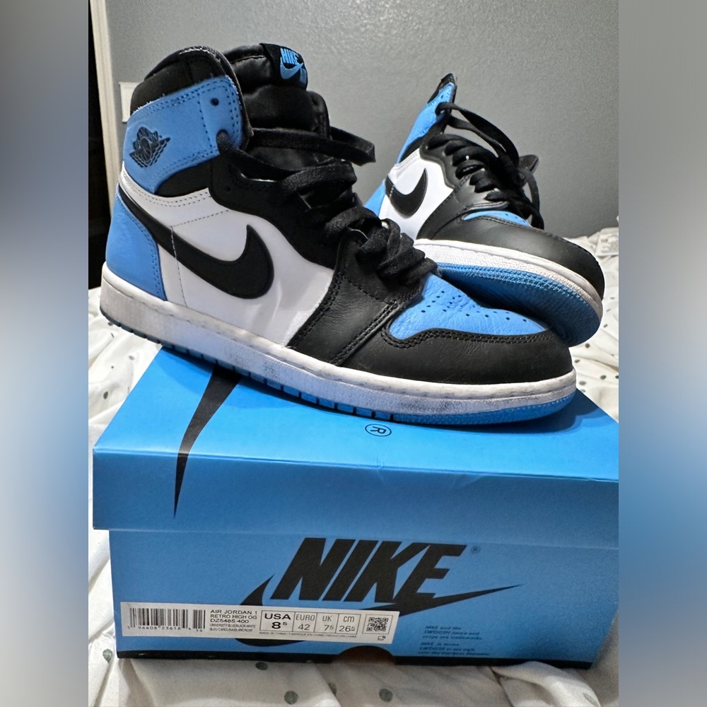Nike Air Jordan 1 UNC